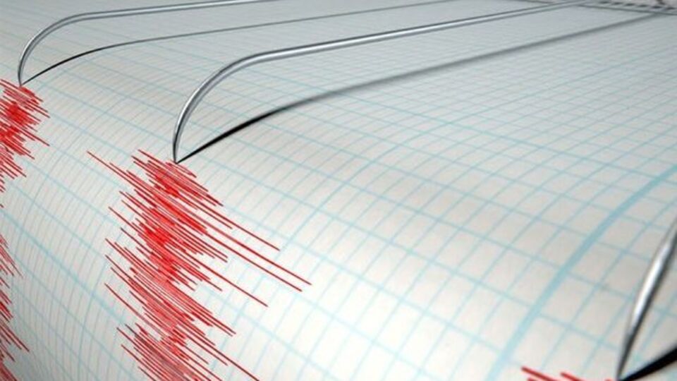 Manisa'da korkutan deprem!