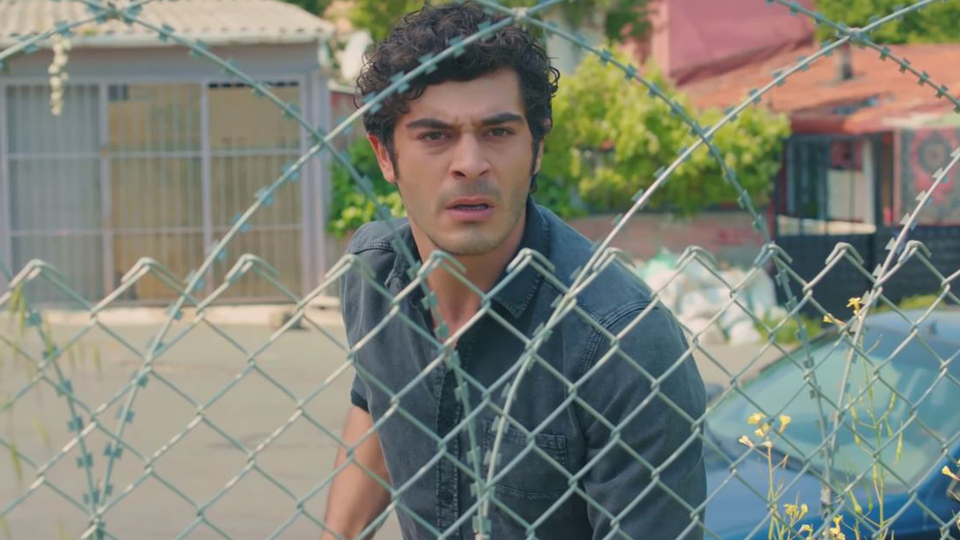 Barış abinin kim olduğunu öğreniyor