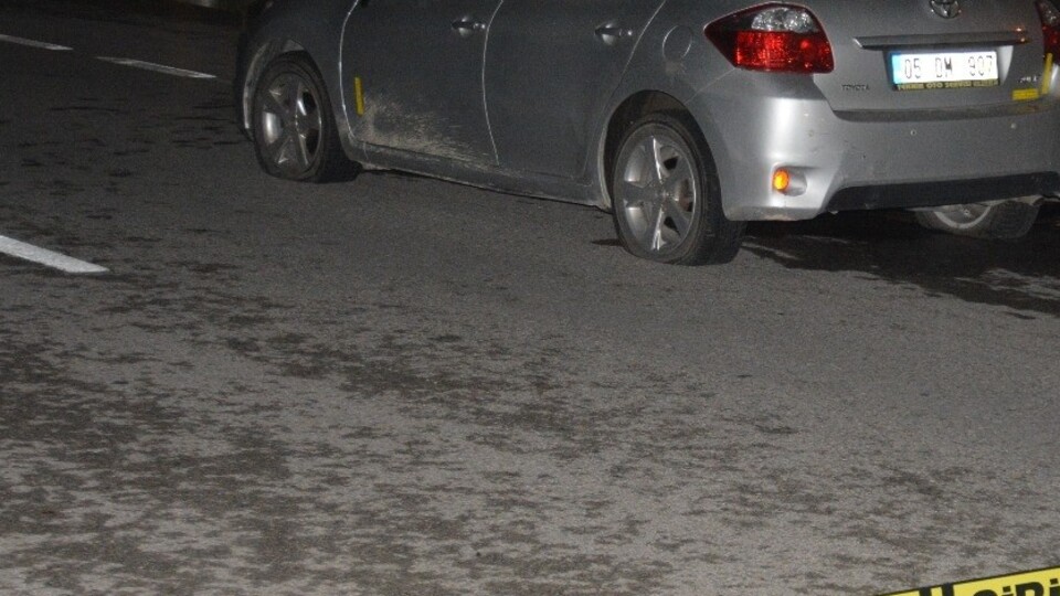 Dur ihtarına uymayan arace ateş açıldı! Ölü ve yaralılar var