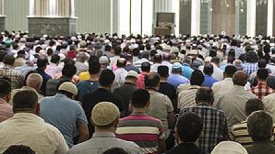 Bursa'da bugün Cuma namazı saat kaçta?