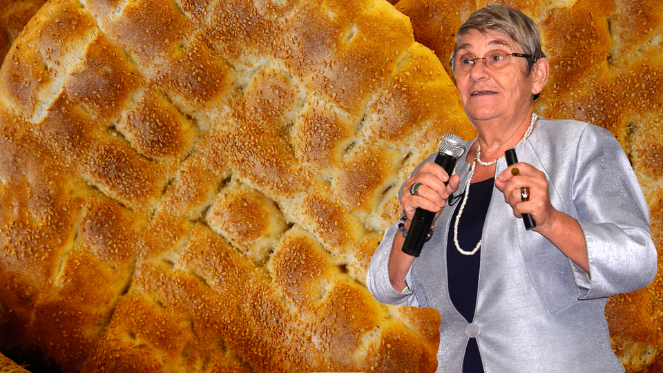 Canan Karatay'dan Ramazan pidesi önerisi: İkiye ayırın bol tereyağ sürün!