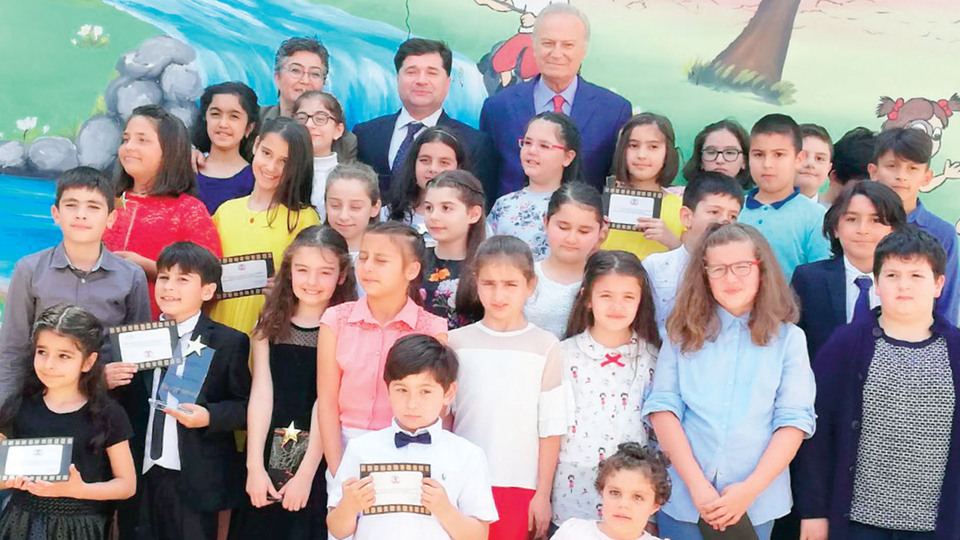 Ediz Hun çocuk sinemacılarla buluştu
