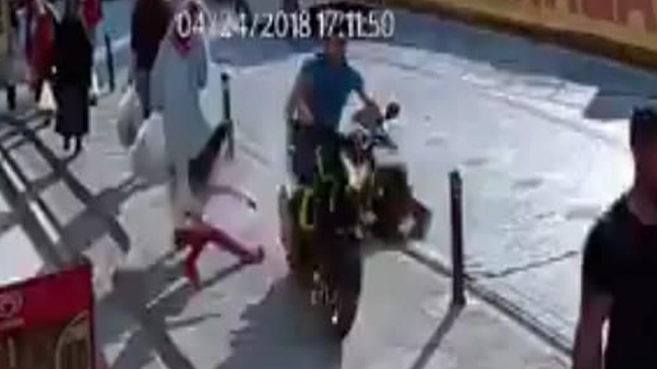 'Tek teker' maganda! Ortalığı birbirine kattı