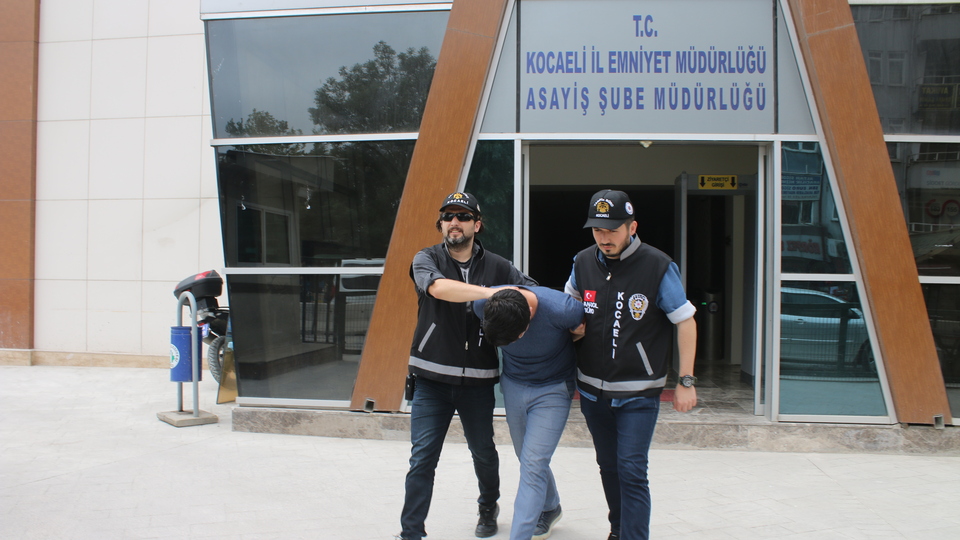 Kapkaç anı güvenlik kamerasında