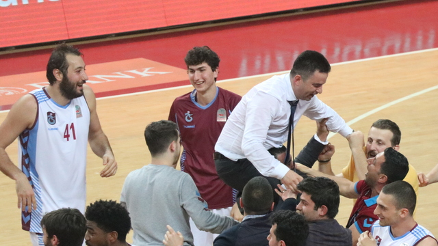Karadeniz derbisinde kazanan Trabzonspor