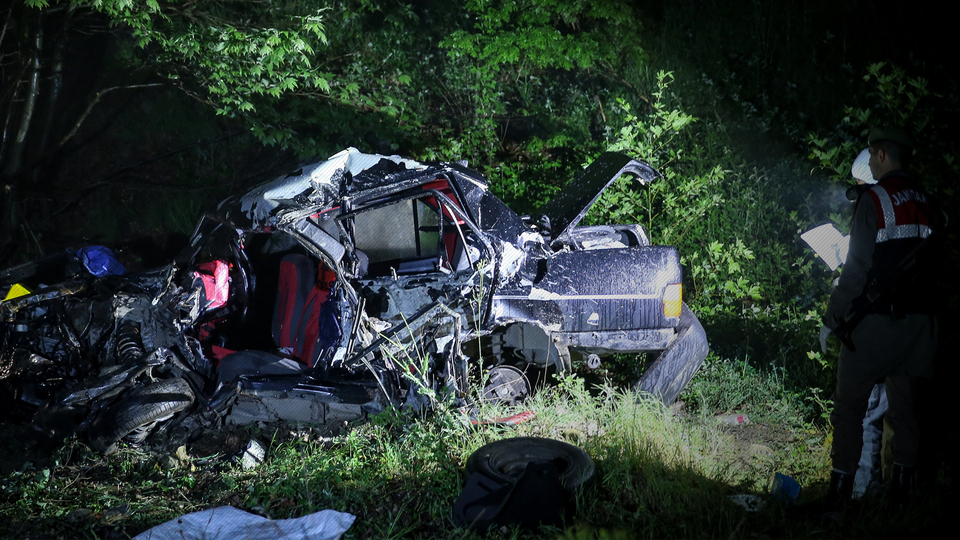 Bursa'da feci trafik kazası! 3 kişi hayatını kaybetti