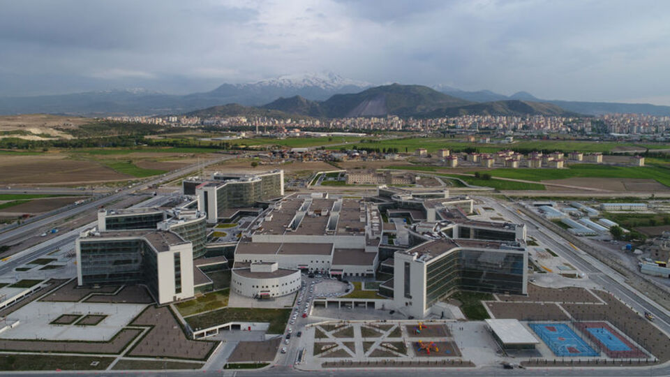 Türkiye'nin en büyük şehir hastanesi açıldı!