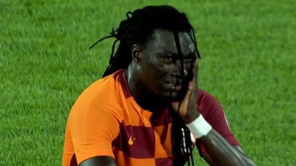 Gomis gözyaşlarına boğuldu...