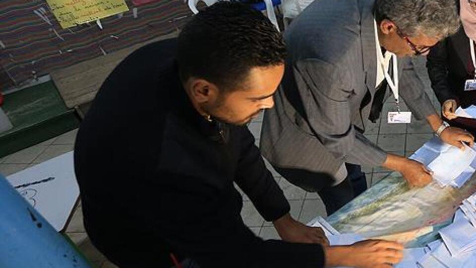 Tunus'ta Nahda birinci parti oldu