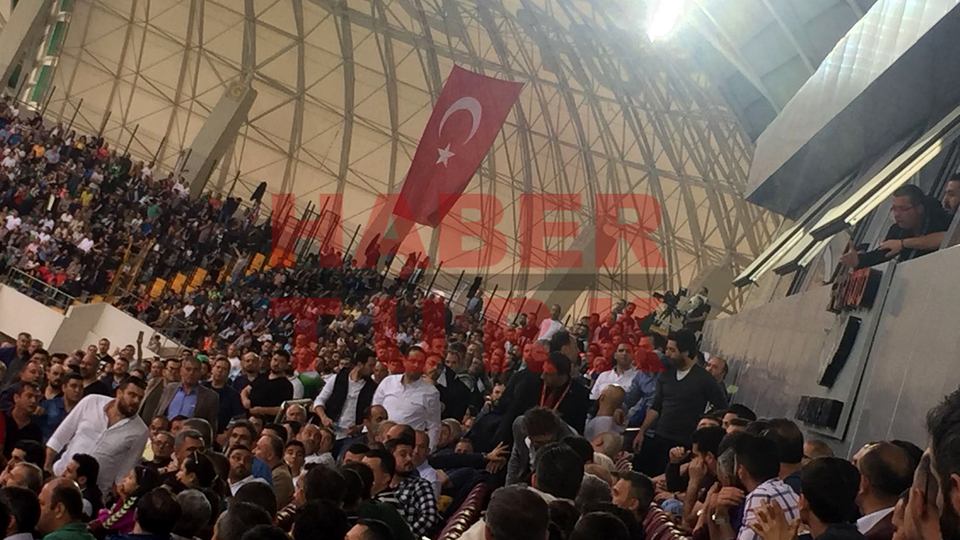 Galatasaraylı yöneticilere tepki!