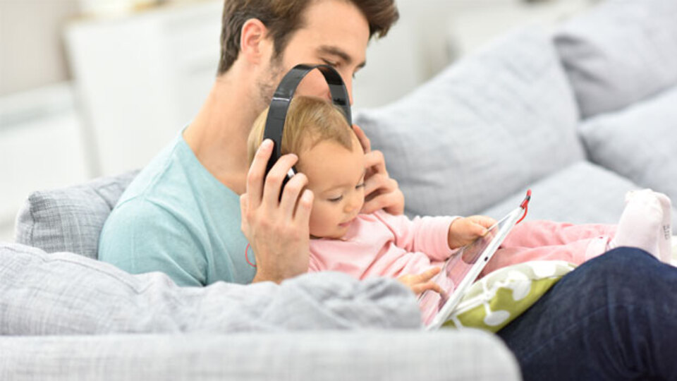 Ebeveynlere teknolojik araç uyarısı! Çocuğunuza o yaştan önce sakın telefon vermeyin!