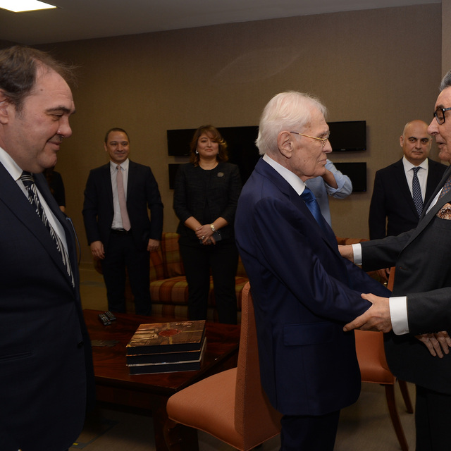Doğan Medya'nın Demirören'e devrine onay