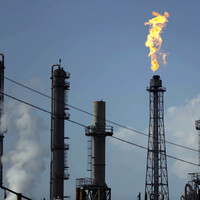 Petrolde sıcak saatler!