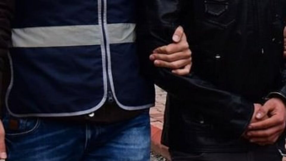 Pişkinliğin bu kadarı! Oynayarak geldiler, el sallayarak gittiler