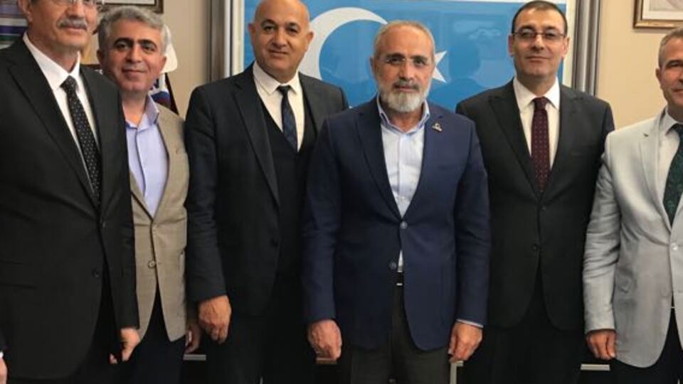 "Bir de bakarsınız ki siyasetin çöplüğünde yerinizi almışsınız"