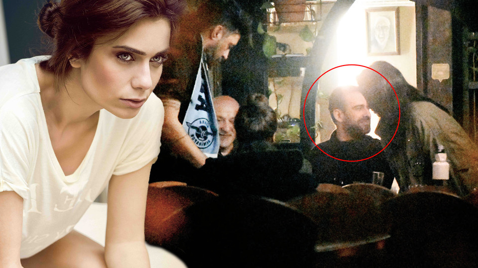 Sevgilisi iki kadınla objektiflere takıldı