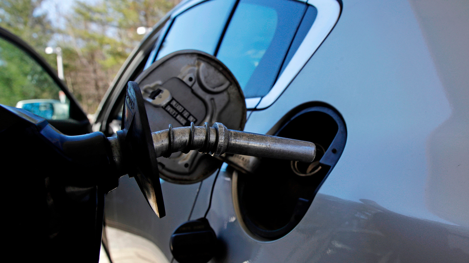 Benzine ve dizele bu hafta zam gelecek mi?