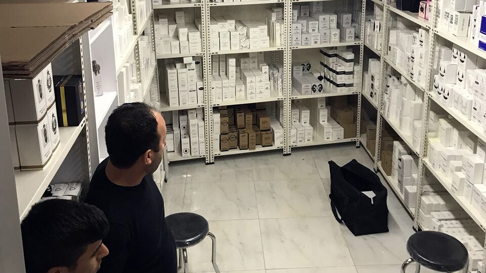 300 bin Dolarlık sahte parfüm operasyonu
