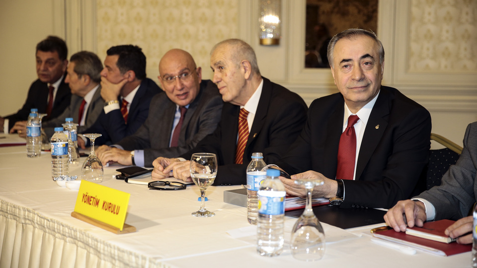 Galatasaray'da kritik toplantı bugün!