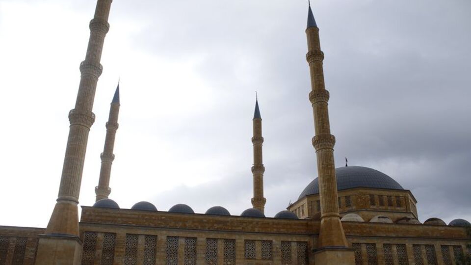 Adana'da ilk sahura saat kaçta kalkılacak?