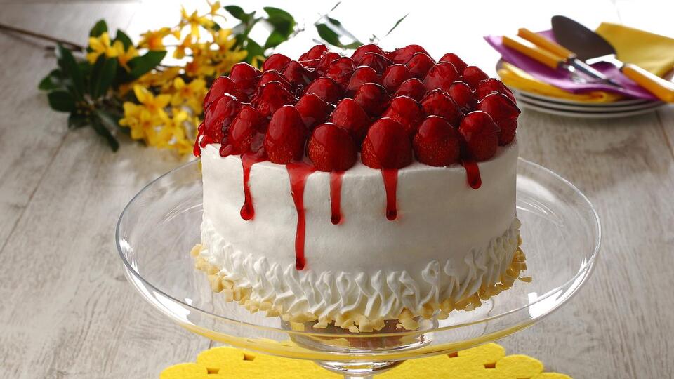 Özel günlerinizi süsleyecek yaş pasta tarifi
