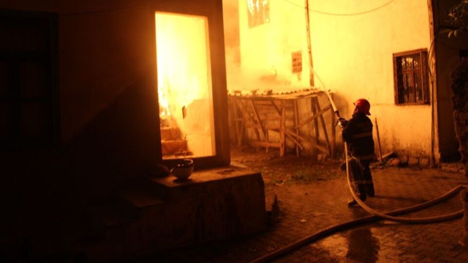 Tokat'ta ahşap evde yangın çıktı!