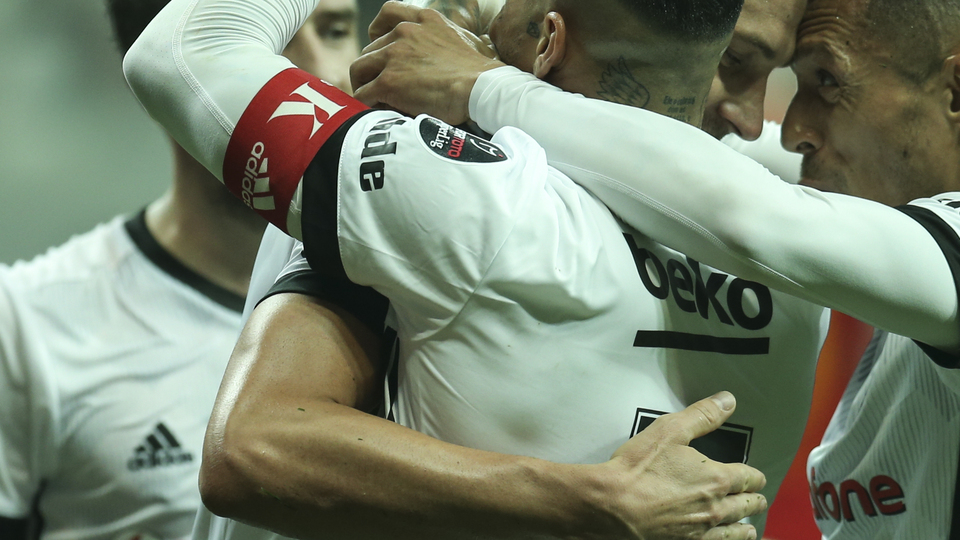 "Aldırma Kartal aldırma"