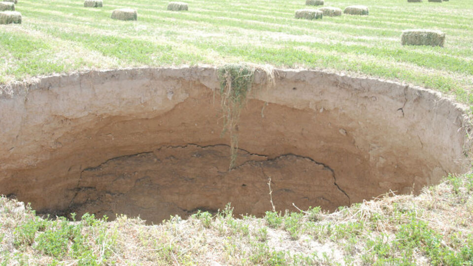 Konya'da obruk oluştu