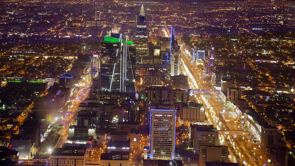 Suudi Arabistan'da patlama sesleri!