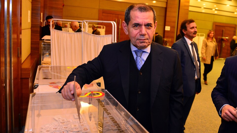 "Galatasaray'ı 3 yıl yönetmek için oylarınıza talibiz"