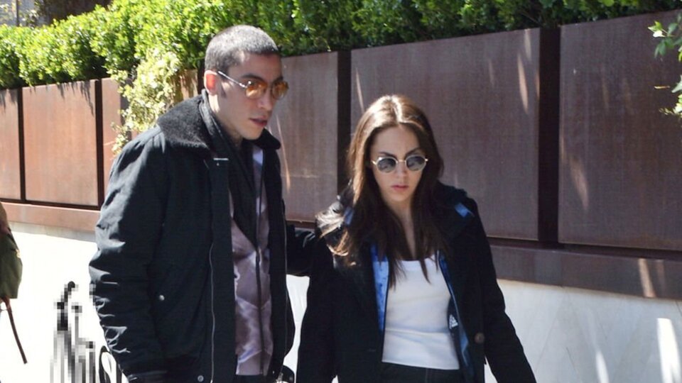 Ünlü çift nikah tarihini erteledi!