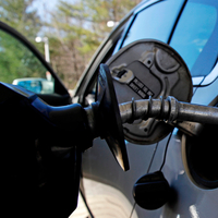 Benzin ve motorinde sürpriz indirim geldi