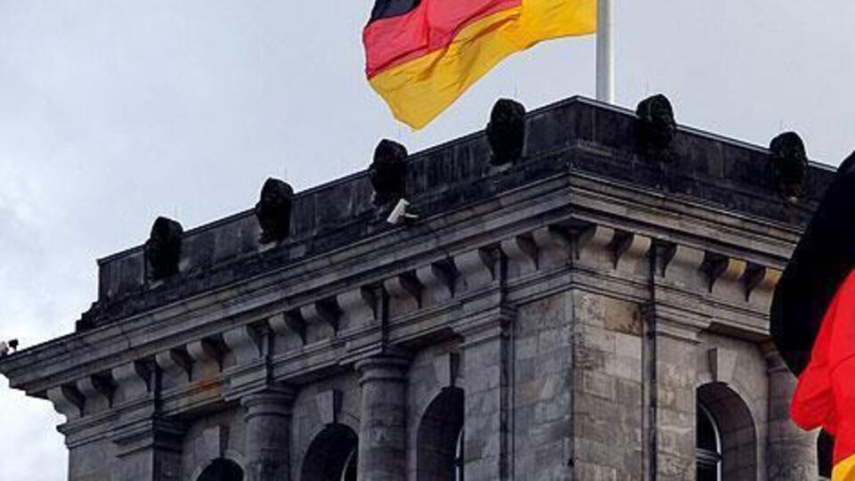 Almanya'dan başörtülü öğretmene ret