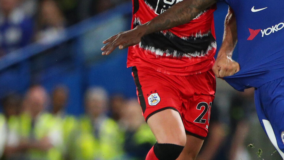 Chelsea, Huddersfield'a takıldı