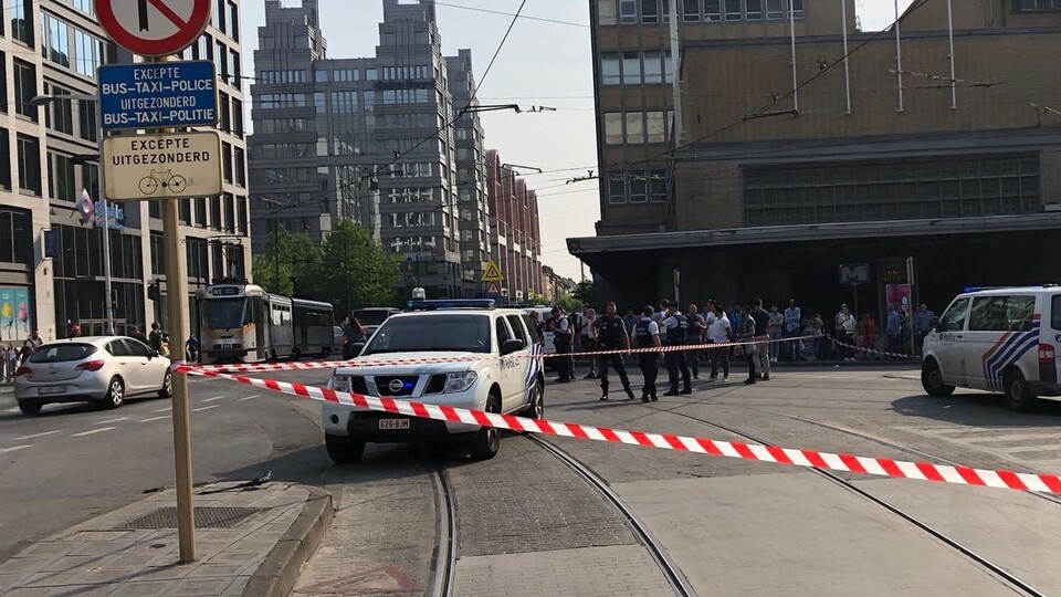 Brüksel'de tren istasyonunda silah sesleri