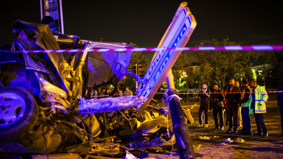 Başkent Ankara'da trafik kazası! 3'ü ağır 4 yaralı