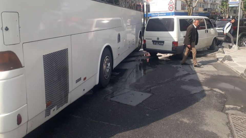 Biri minübüs sürücüsü diğeri otobüs şoförü!