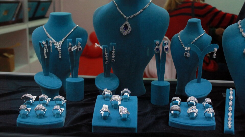 Kuyumcularda 'Anneler Günü' hareketliliği