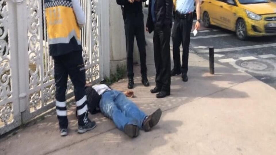 Yerde yatıyordu, her şey bir anda oldu!