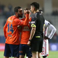 Arda Turan'a 16 maç men cezası!