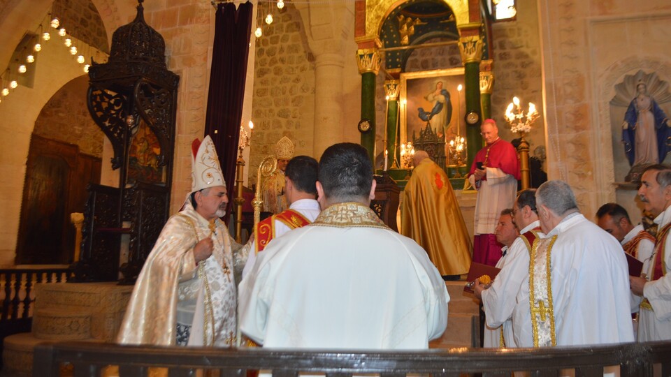 Meryem Ana Kilisesi ruhani liderlerin katılımı ile ibadete açıldı