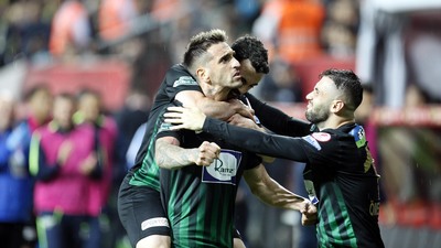 Akhisarspor, zoru başardı!