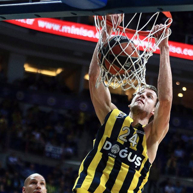 Vesely ilk 5'te