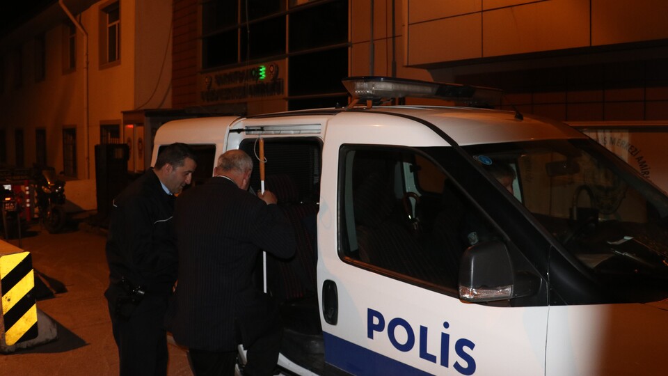 Vicdansızlar, görme engelli vatandaşın parasını çaldı