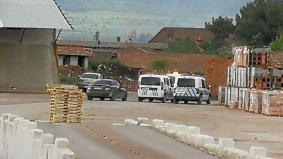 Fabrika karıştı! Yaralılar var