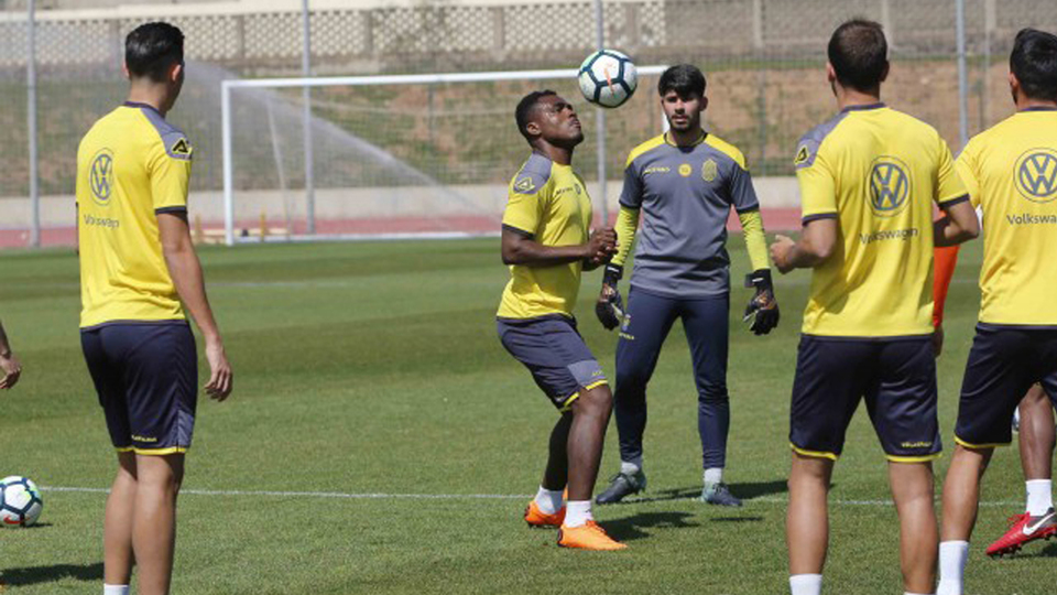 Emenike şoke etti: "Uykum var!"