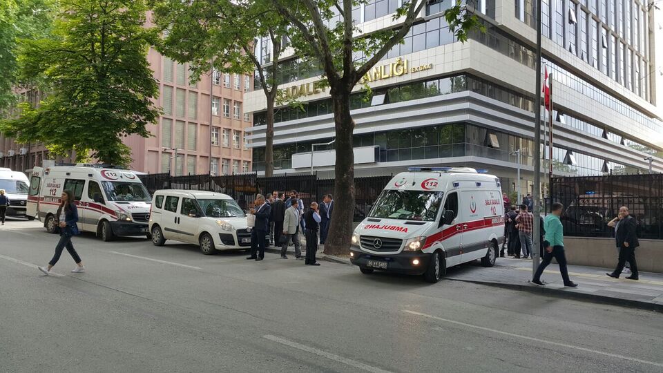 Adalet Bakanlığı'nda gıda zehirlenmesi! Çok sayıda personel tedavi altında