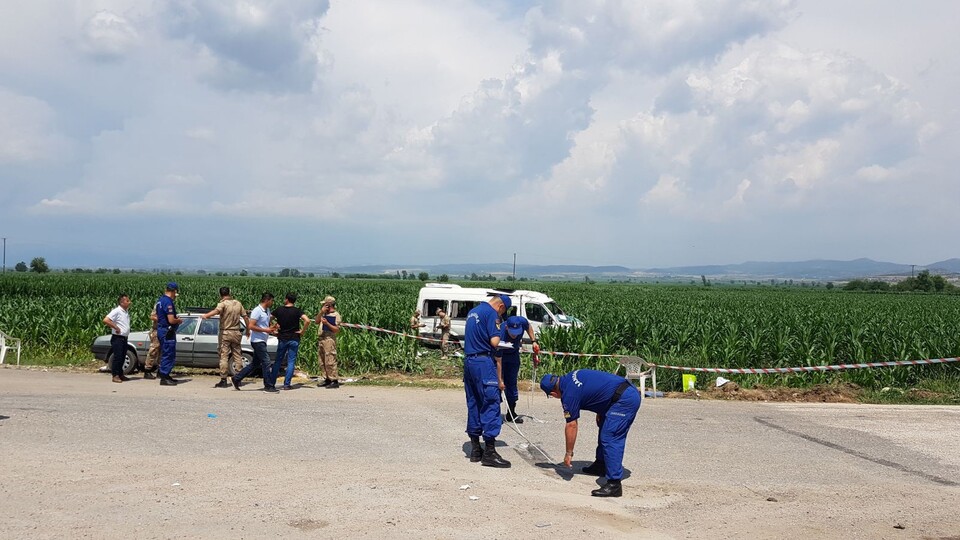Bakan Eroğlu'nun katıldığı törenden dönen işçiler kaza yaptı! 3'ü ağır 14 yaralı