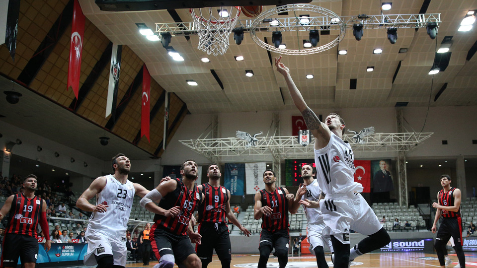 Beşiktaş, farklı kazandı