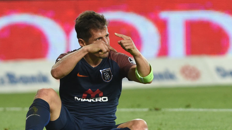 Emre sakat sakat asist yaptı!